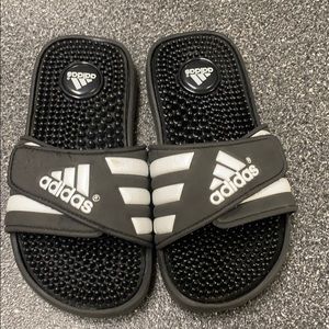 adidas slippers for boys